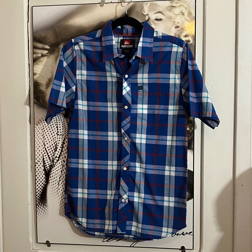 2/25$ Quiksilver Blue and Red Plaid Short-Sleeve Button-Down Shirt